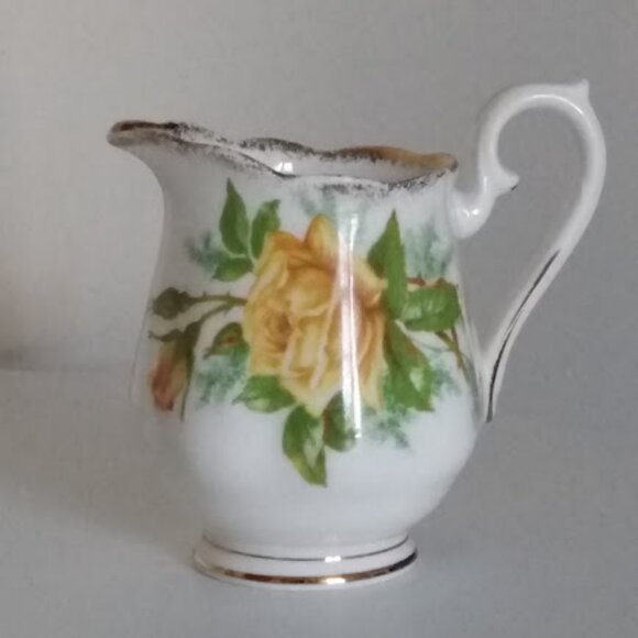 Royal Albert Tea Rose Creamer - Picture 3 of 8